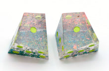 Load image into Gallery viewer, Enchantment - Chiral d6 Pair