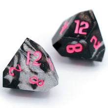 Load image into Gallery viewer, Space Suit - Daggerheart d12 Pair