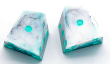 Load image into Gallery viewer, Taiga - Chiral d6 Pair