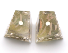 Load image into Gallery viewer, Orym (v1) - Chiral d6 Pair