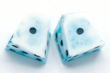 Load image into Gallery viewer, Flurries - Chiral d6 Pair
