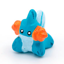 Load image into Gallery viewer, Mudkip  - 23mm Oversized d20
