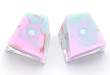 Load image into Gallery viewer, Oberon&#39;s Dream (bright variant) - Chiral d6 Pair

